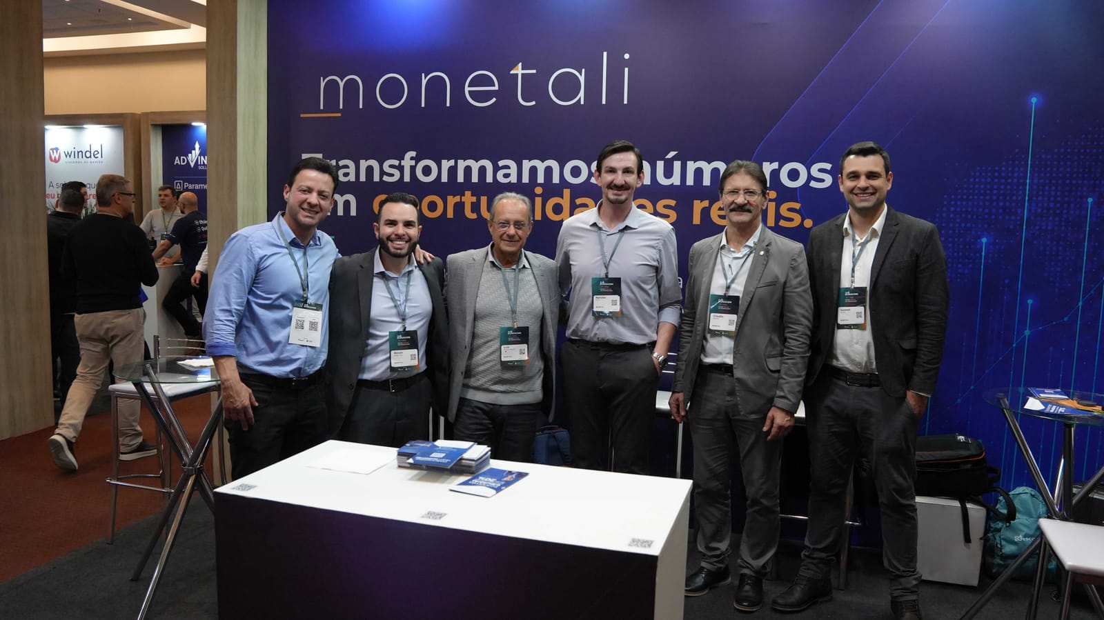 Encontro com parceiros no estande da Monetali, sob a marca “Transformamos números em oportunidades reais”